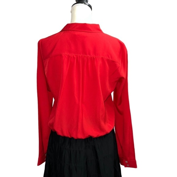 Romeo and Juliet Couture (NWT) Long Sleeve, Front Tie Top Size Medium - Picture 5 of 11